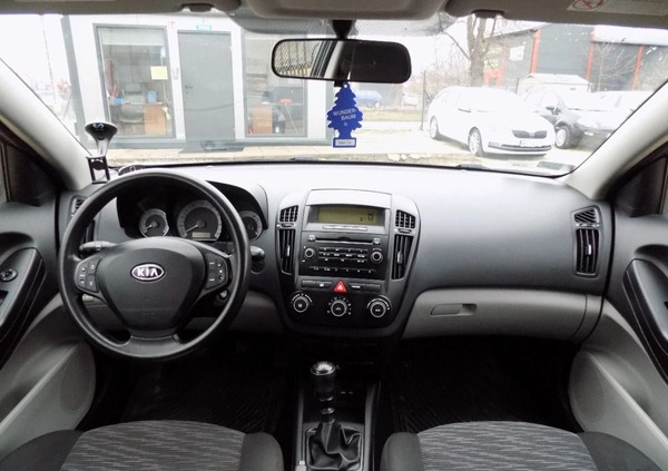 Kia Ceed cena 13000 przebieg: 133610, rok produkcji 2009 z Łazy małe 46